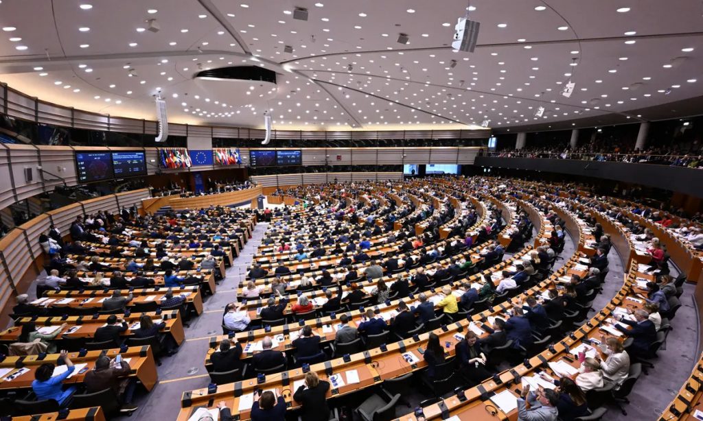 Ευρωκοινοβούλιο: Τι περιλαμβάνει το νέο σύμφωνο Μετανάστευσης και Ασύλου