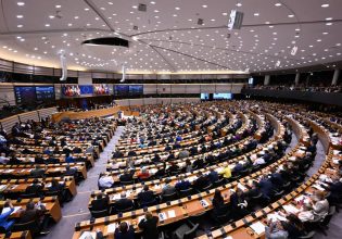 Ευρωκοινοβούλιο: Τι περιλαμβάνει το νέο σύμφωνο Μετανάστευσης και Ασύλου