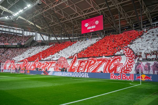 Η Λειψία αφαιρεί τα εισιτήρια διαρκείας από τους κατόχους που δεν πηγαίνουν γήπεδο