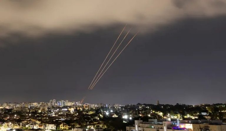 Επίθεση Ισραήλ σε Ιράν: «Απόλυτα ασφαλείς» οι πυρηνικές εγκαταστάσεις στην Ισφαχάν