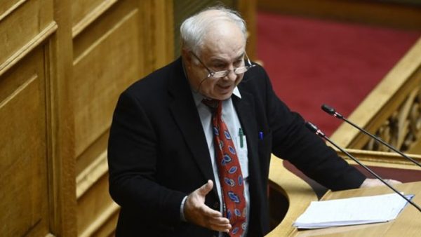 Παίρνει πίσω το «άδειασμα» Ανδρουλάκη ο Παρασκευαΐδης – «Διαστρέβλωση εκ του πονηρού», λέει και… απολογείται