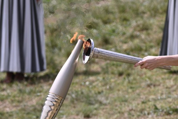 Ολυμπιακή Φλόγα: Ολοκληρώθηκε η Τελετή Αφής στην Αρχαία Ολυμπία