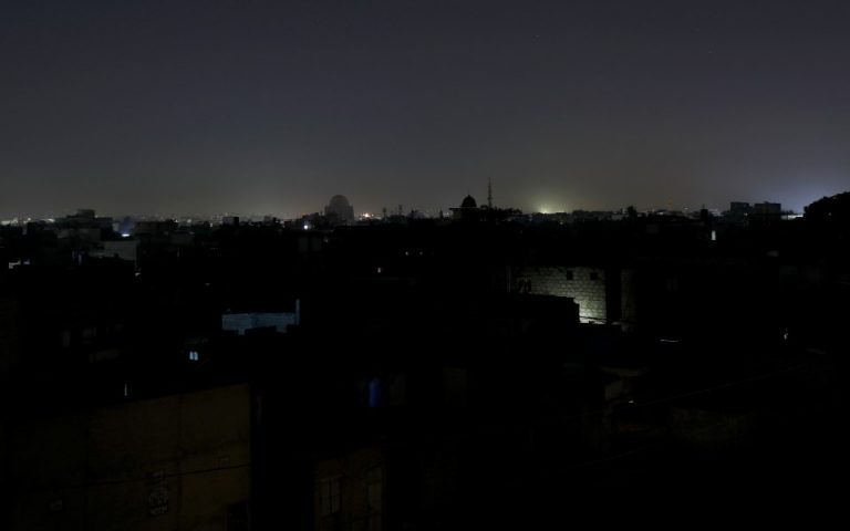 Άρτα: Μπλακ άουτ στη μισή πόλη λόγω βλάβης σε υπόγειο καλώδιο