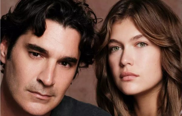 Χριστόφορος Παπακαλιάτης: Το cast του Maestro είδε το πρώτο επεισόδιο παρέα και πόζαρε μαζί