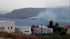 Κρήτη: Φωτιά σε δασική έκταση στον Ναύσταθμο – Εκκενώθηκε ο οικισμός και το νοσοκομείο, ήχησε το 112