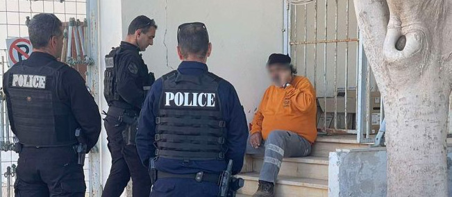 Κρήτη: Ανδρας στον Άγιο Νικόλαο απειλούσε να αυτοπυρποληθεί λόγω χρεών