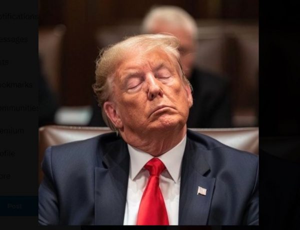 ΗΠΑ: Viral η εικόνα του κοιμισμένου Τραμπ στο δικαστήριο