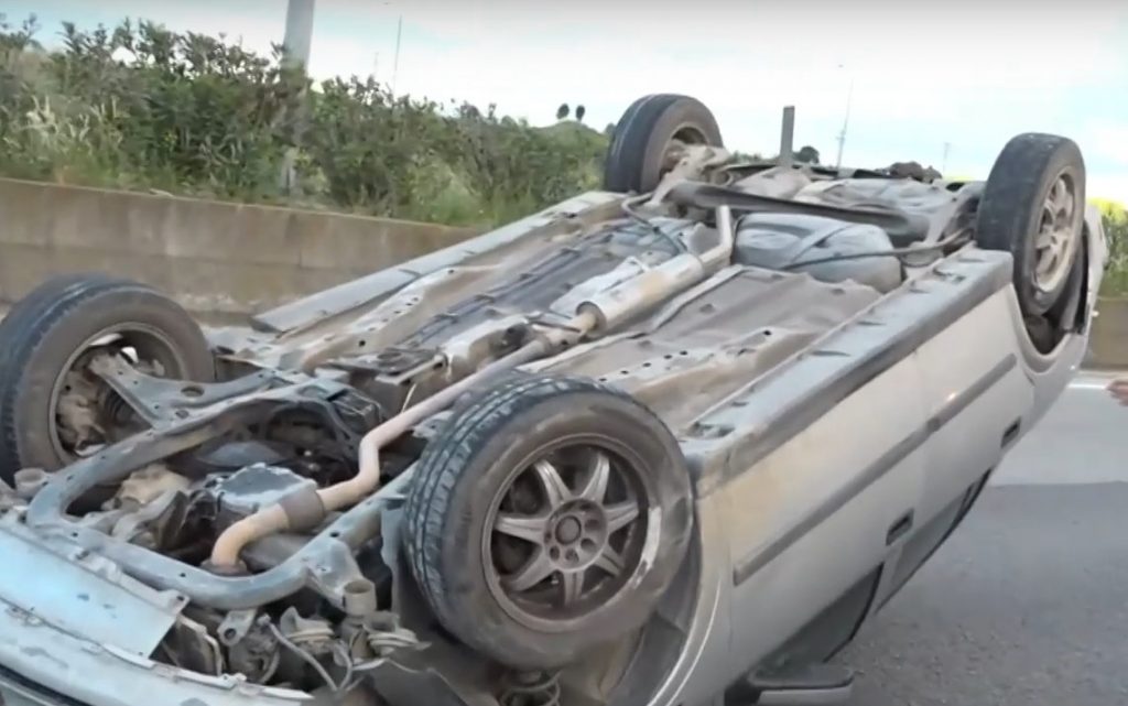 Θεσσαλονίκη: Αυτοκίνητο τούμπαρε στην Εθνική Οδό (βίντεο)