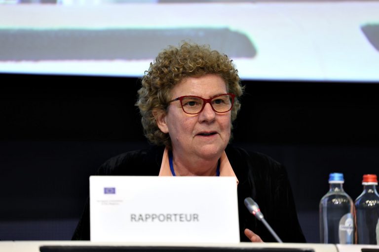 Απαιτούνται επενδύσεις στην ασφάλεια και αποδοτικότερες υποδομές για την προώθηση της ποδηλασίας