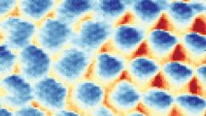Πρώτο κοντινό πορτρέτο ενός παράξενου κρυστάλλου από ηλεκτρόνια
