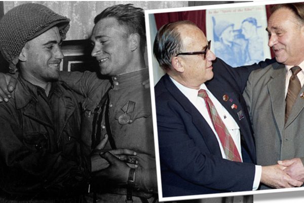 Νίκησαν τον ναζισμό, φωτογραφήθηκαν και… τιμωρήθηκαν – Η ιστορία μιας χειραψίας