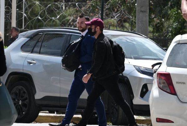 Στον ανακριτή ο Κωνσταντίνος Φλώρος για την επίθεση στον Βασίλη Γραμμένο