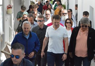 Κασσελάκης: Αποκλεισμένος στην Αστυπάλαια, του τραγουδούν bella ciao και Ξυλούρη