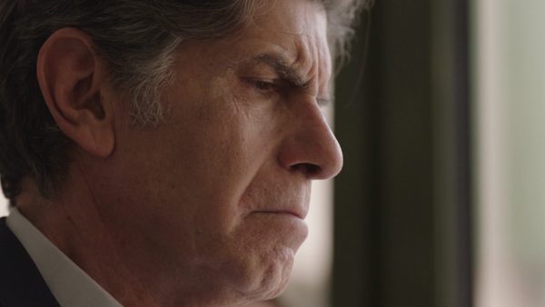 Famagusta: Η Χριστίνα πείθεται να μιλήσει στον Μάικλ