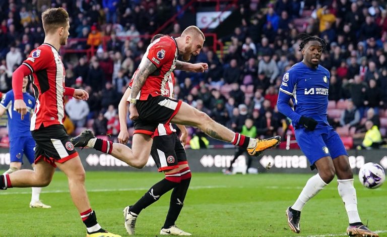 Σοκ στις καθυστερήσεις για την Τσέλσι (2-2), στην τετράδα η Τότεναμ (3-1)