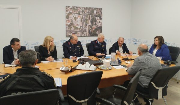 Σύσκεψη στο δήμο Διονύσου με κλιμάκιο του Υπουργείου Προστασίας του Πολίτη