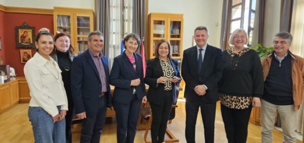 Στα σκαριά η δημουργία δικτύου ελληνικής καταγωγής γυναικών της αυτοδιοίκησης;