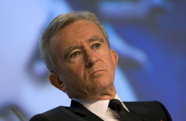 Πώς ο Bernard Arnault κατάφερε να γίνει ο πλουσιότερος άνθρωπος στον κόσμο με περιουσία 197 δισ. δολαρίων
