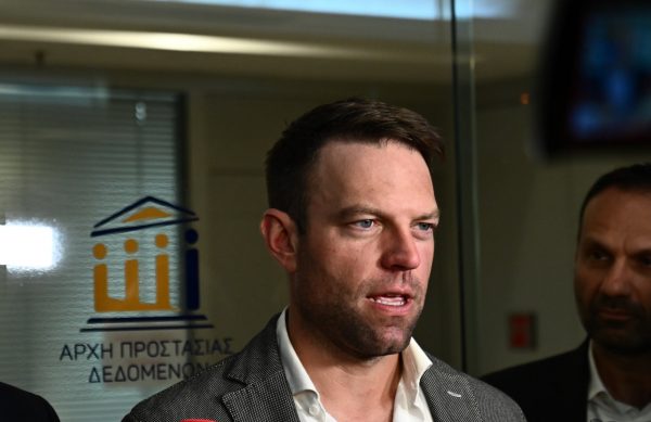 Κασσελάκης για έφοδο στον ΟΣΕ: «Έλεγε ψέματα ο Φλωρίδης που διαβεβαίωνε για πρωτότυπα ηχητικά;»