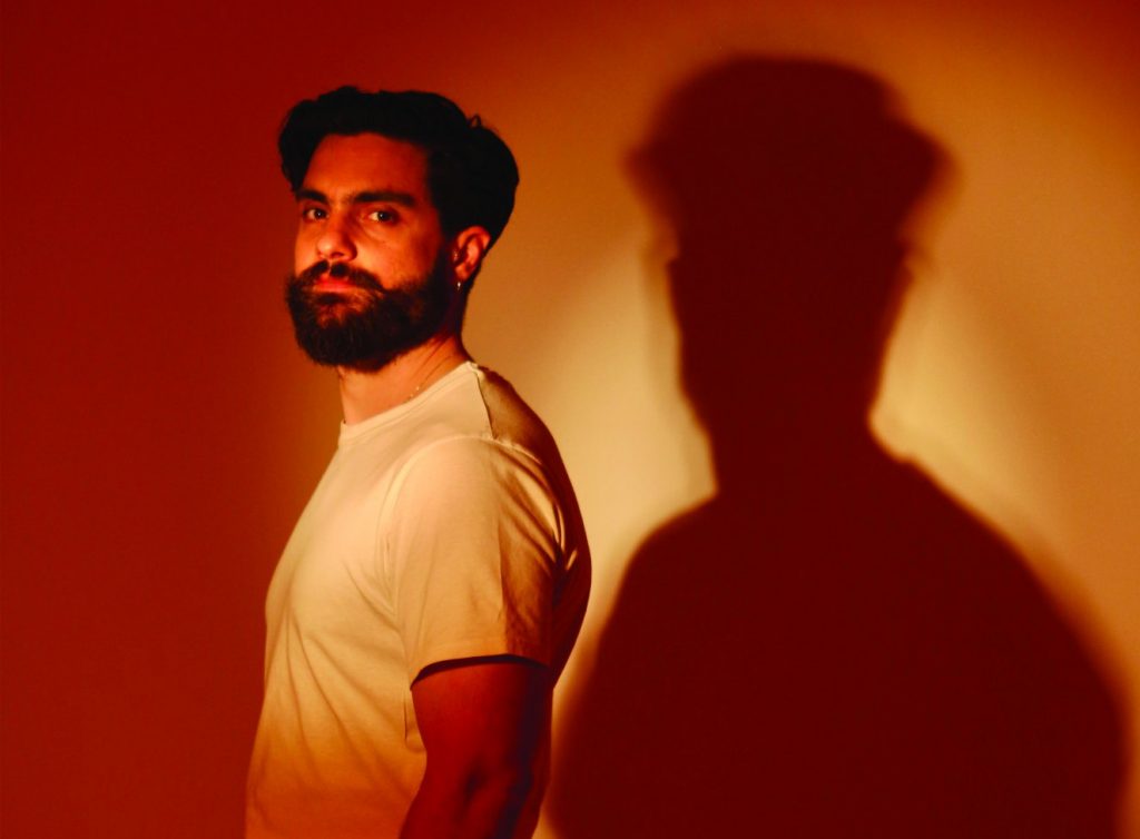 O Παναγιώτης Λάμπουρας σε ένα απρόβλεπτο live στην Αγγλικανική Εκκλησία – Όσα θα δούμε στις 26 Απριλίου