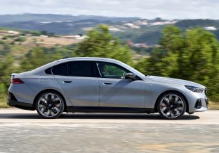 H BMW συνεργάζεται με την Rimac για την προμήθεια μπαταριών