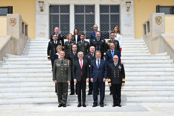 Σε καλό κλίμα η συνάντηση για τα ΜΟΕ – Συζητήθηκε ανταλλαγή επισκέψεων ανώτατων στελεχών των Ενόπλων Δυνάμεων