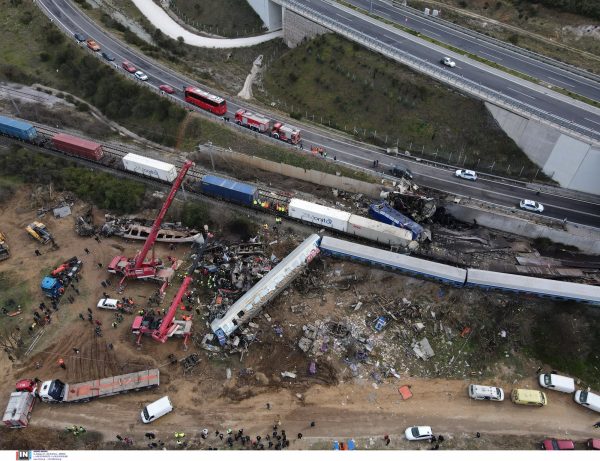 Τέμπη: Έφοδος αστυνομικών στα γραφεία του ΟΣΕ – Κατάσχεσαν τα πρωτότυπα ηχητικά από το βράδυ της τραγωδίας