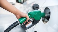 Ακρίβεια: Η βενζίνη αδειάζει το πορτοφόλι – Πάνω από 2 ευρώ στην Αττική, αγγίζει τα 2,5 σε νησιά