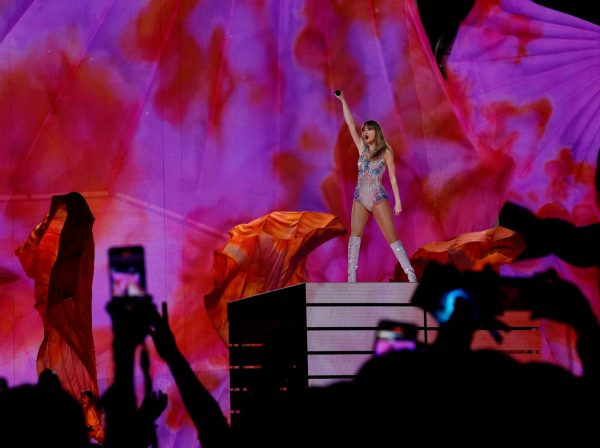 Οι Christian Louboutin μπότες που η Lana del Rey και η Taylor Swift δεν μπορούν να αποχωριστούν