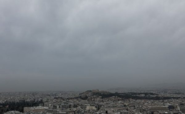 Καιρός: Λασποβροχές και αφρικανική σκόνη [χάρτες]