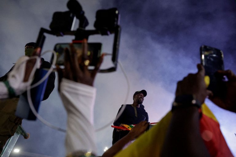 Μπασιρού Ντιομαγιέ Φαγιέ: Από τη φυλακή στην προεδρία, ως «αλλαγή σελίδας» στη χειραφέτηση της Αφρικής