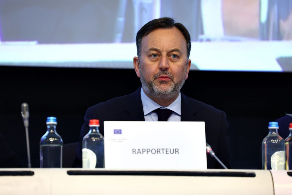 Έλλειψη δεξιοτήτων: οι περιφέρειες και οι δήμοι επιθυμούν περισσότερους μαθητευόμενους και ασκούμενους εν κινήσει