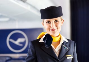 Οι αεροσυνοδοί της Lufthansa κέρδισαν αυξήσεις με το σπαθί τους