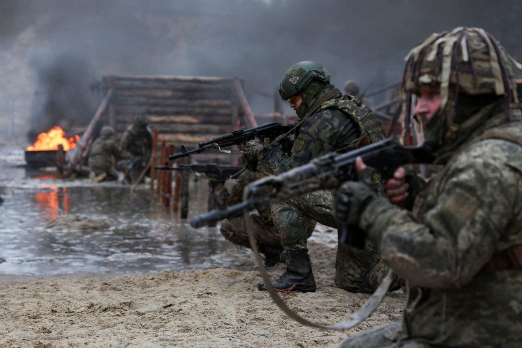 Ετοιμάζονται κι άλλες αποστολές όπλων στην Ουκρανία; Τι ζητά το Κίεβο