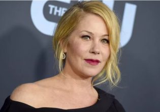 Η Κριστίνα Άπλγκεϊτ για τη σκλήρυνση κατά πλάκας: «Έχω να κάνω μπάνιο τρεις εβδομάδες»