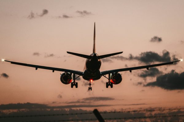 Χάος σε πτήση: Κόπηκε το ρεύμα κατά την απογείωση και οι επιβάτες άρχισαν να κλαίνε 