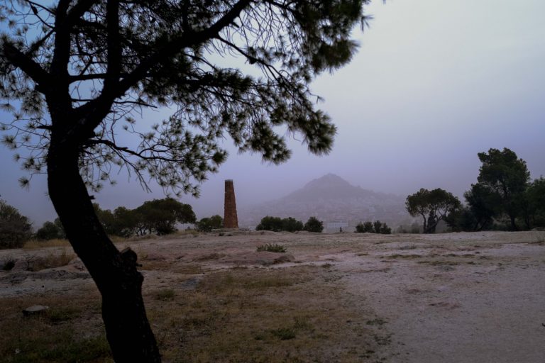 Πότε καθαρίζει ο ουρανός από την αφρικανική σκόνη – Τι καιρό θα κάνει την Μεγάλη Εβδομάδα