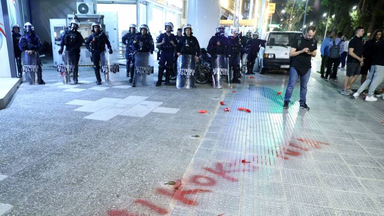 Άγιοι Ανάργυροι: «Έχασε όλο της το αίμα από τις μαχαιριές» – Η μαρτυρία της φαρμακοποιού