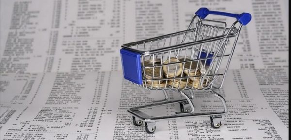 «Άνω κάτω» η αγορά με την έκθεση Στουρνάρα για τα κέρδη