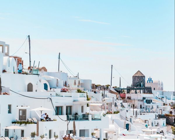 Πάσχα: Πληρότητες που ξεπερνούν το 90% σε ξενοδοχεία, καταλύματα και βραχυχρόνια μίσθωση