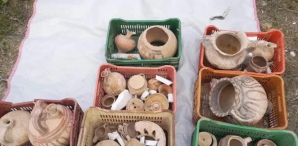 Πάτρα: Συλλήψεις μελών κυκλώματος αρχαιοκαπηλίας – Κατασχέθηκαν αντικείμενα μεγάλης αξίας