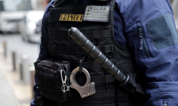 Κίνητρα στους μάχιμους αστυνομικούς που υπηρετούν στην Αττική με επιπλέον μοριοδότηση