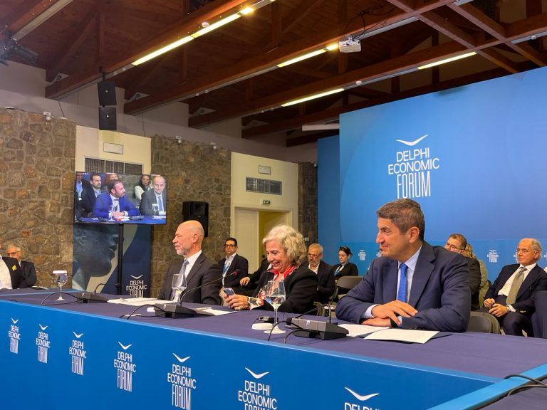 9ο Οικονομικό Φόρουμ Δελφών: Καμπανάκι κινδύνου στη διαχείριση των υδάτων, είπε ο κ. Αυγενάκης