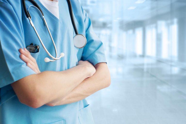 «Μεγάλος ασθενής» το σύστημα υγείας στην Ελλάδα – Κατά της ιδιωτικοποίησης των νοσοκομείων γιατροί και πολίτες