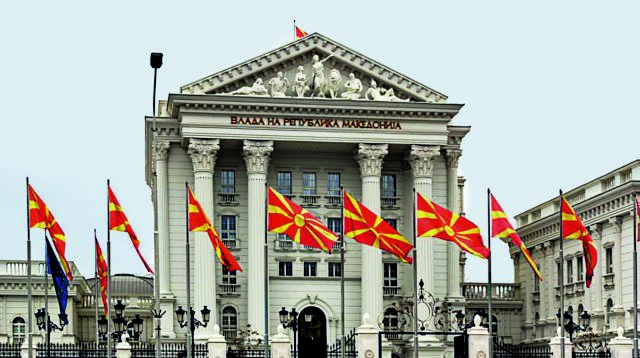 Σε εξέλιξη οι προεδρικές εκλογές στη Βόρεια Μακεδονία - Επτά κόμματα, δύο φαβορί