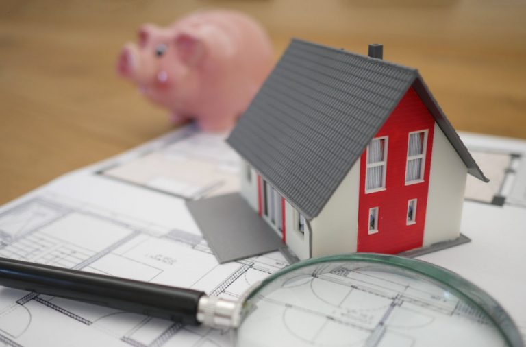 Η χαλάρωση των επιτοκίων έχει αρχίσει – Τι προβλέπει η JPMorgan για τους δανειολήπτες