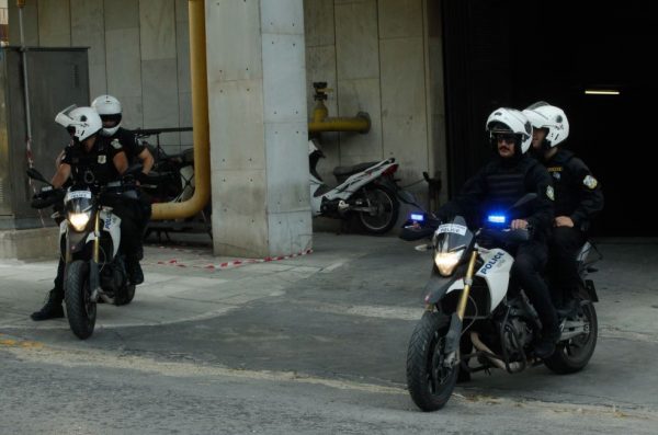 Σύλληψη 38χρονου στην Πάτρα: Βρέθηκε στο κινητό του προκήρυξη για την επίθεση σε τράπεζα στα Πετράλωνα