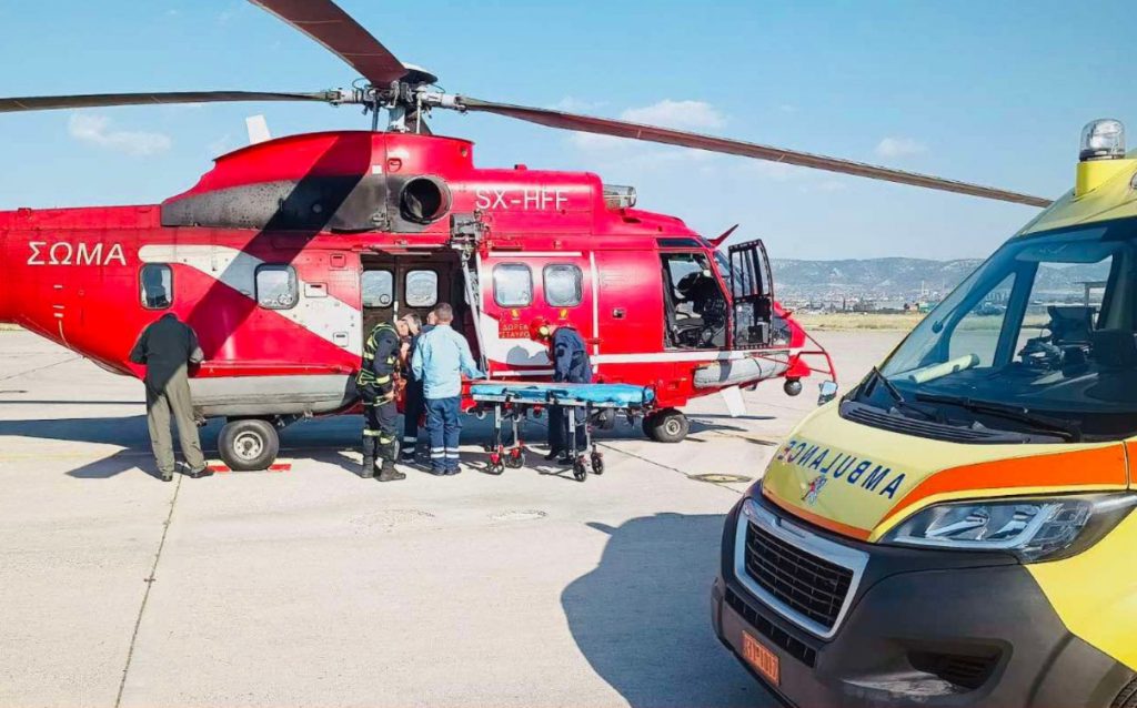 Βίντεο που «κόβει» την ανάσα από τη διάσωση τραυματία με ελικόπτερο στο όρος Δίρφυς – Αιωρείται στο κενό