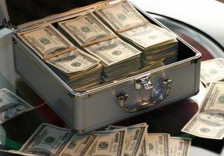 Forbes: Απτόητοι οι πλούσιοι του κόσμου… δεν τους άγγιξε ο πληθωρισμός [γραφήματα]