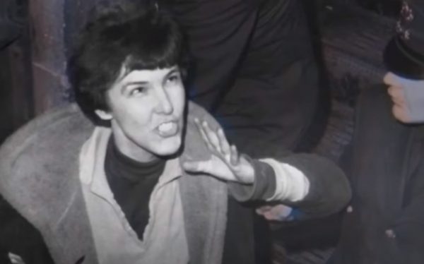 Η Βαλερί Σολάνας ήταν κάτι περισσότερο από τη γυναίκα που πυροβόλησε τον Άντι Γουόρχολ